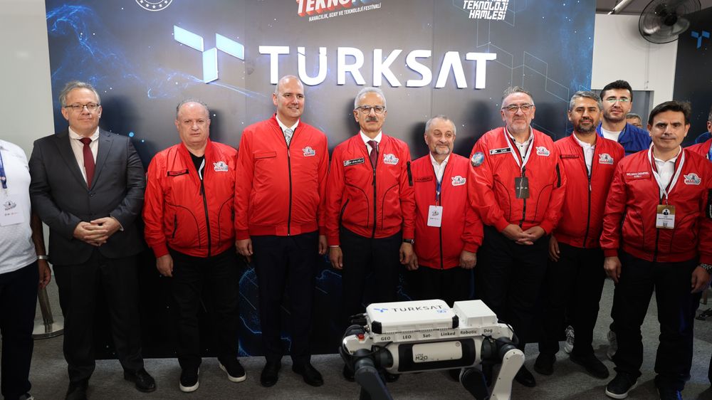 AA-20261003-42640864-42640862-BAKAN_URALOGLU_TEKNOFEST_GUNEYDOGUYU_ZIYARET_ETTI.jpg