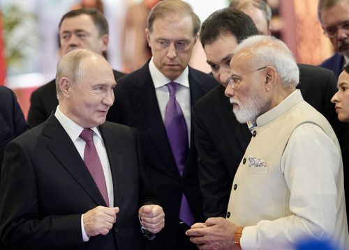 AA-20260911-42444468-42444467-HINDISTAN_BASBAKANI_MODI_BRICS_ZIRVESINDE_RUSYA_DEVLET_BASKANI_PUTIN_ILE_GORUSTU-697396.jpg